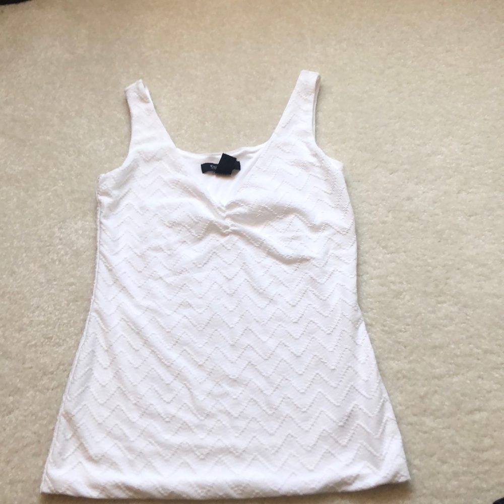 White house black market white textured tank xs